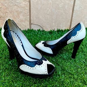 Black and White Peep toe Vince Camuto 5.5